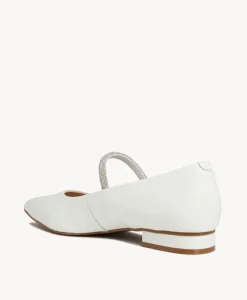 Emmie Flat|Isabella Anselmi Hot