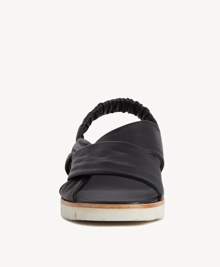 Eva Sandal|Isabella Anselmi Hot