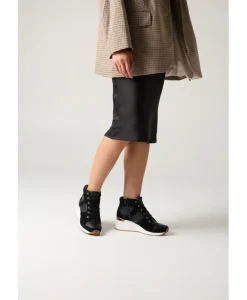 Hailey Sneaker|Deuce x Bloom Fashion