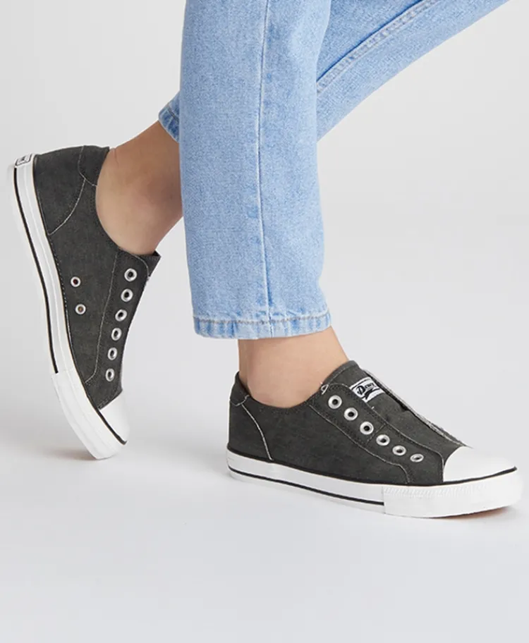 Hepton slip on Sneaker|Deuce x Bloom Sale