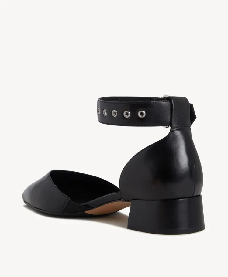 Jemima Flat|Isabella Anselmi Hot