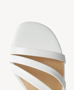 Sanko Sandal|Isabella Anselmi Hot