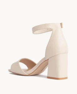 Sara Heel|Isabella Anselmi Hot