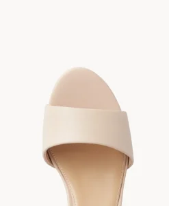 Sara Heel|Isabella Anselmi Hot