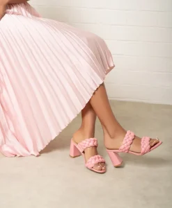 Scooby Sandal|Isabella Anselmi Hot